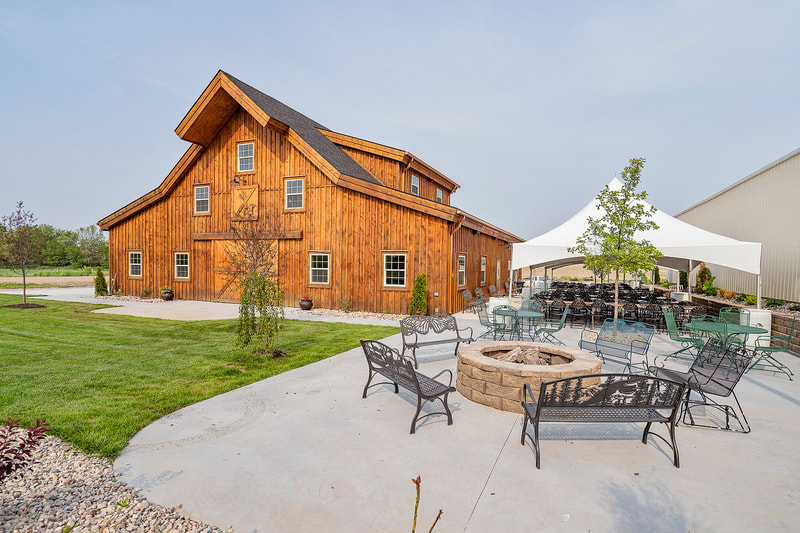 Heartland country barn, Perfect for a Wedding Fair